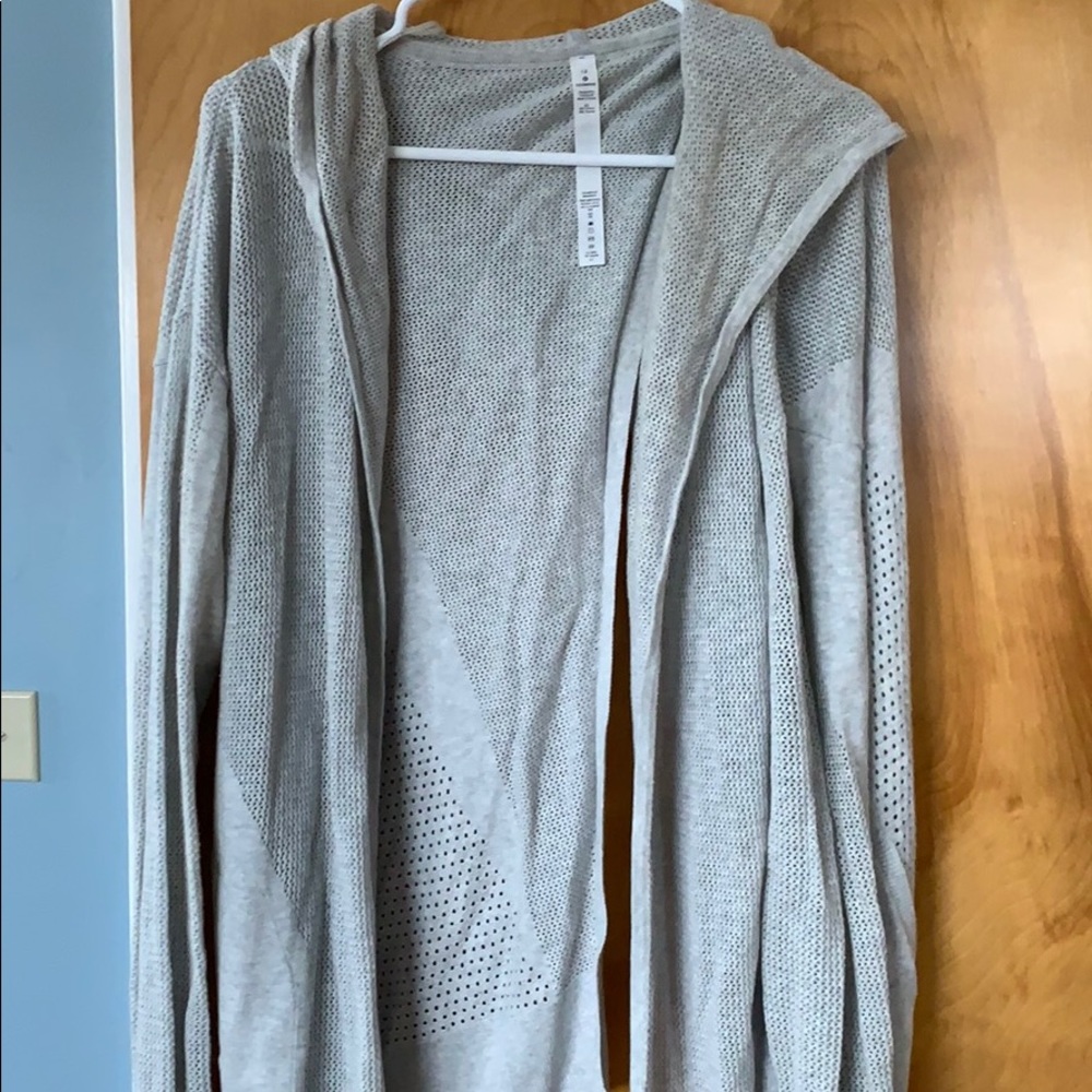Like new LuLulemon sweater size 12